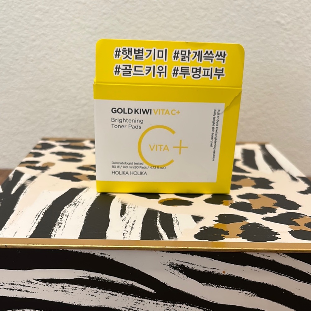 Holika Holika Gold Kiwi Brightening Toner Pads